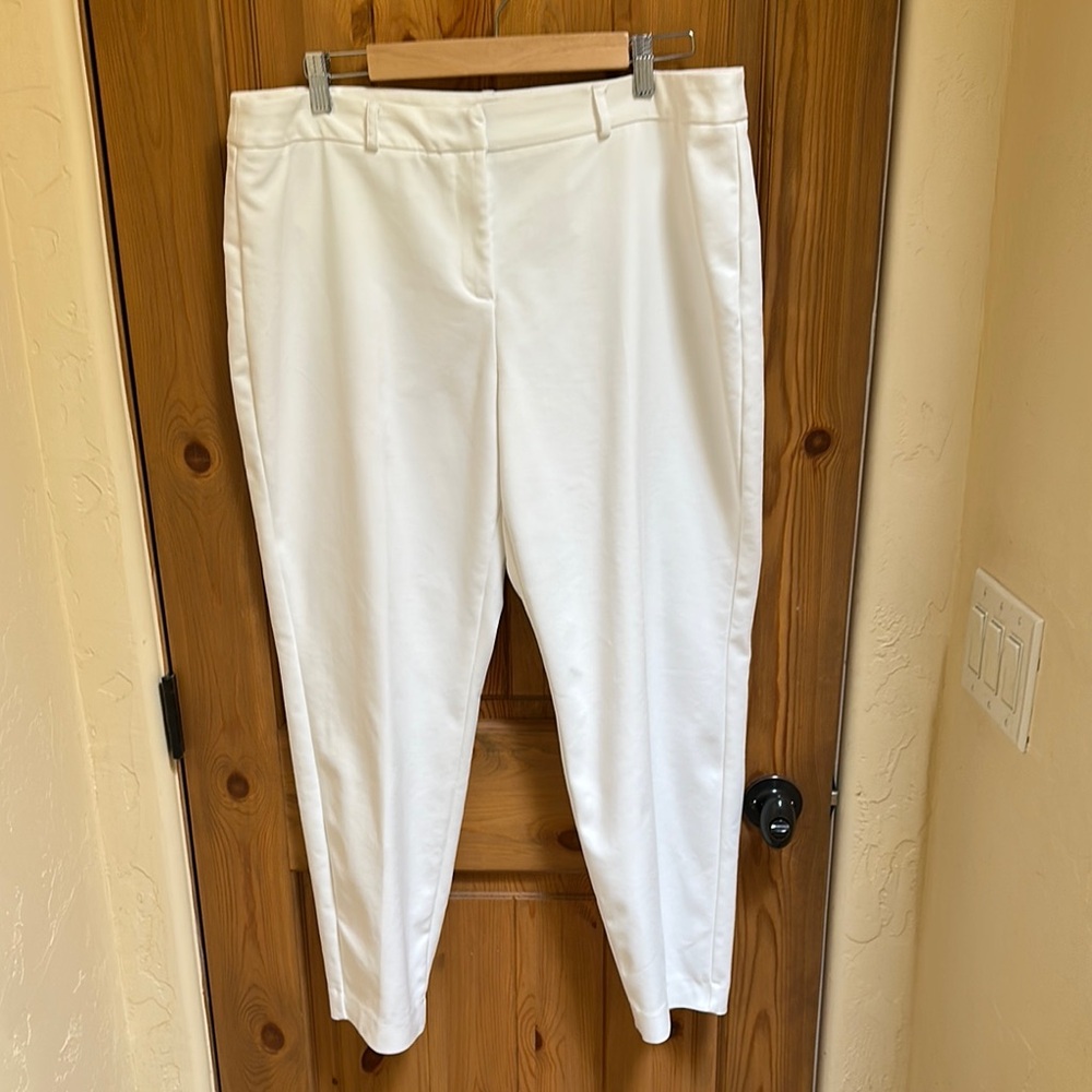 White pants - Picture 1 of 7